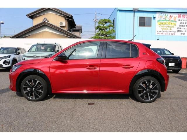 PEUGEOT E-208 GT
