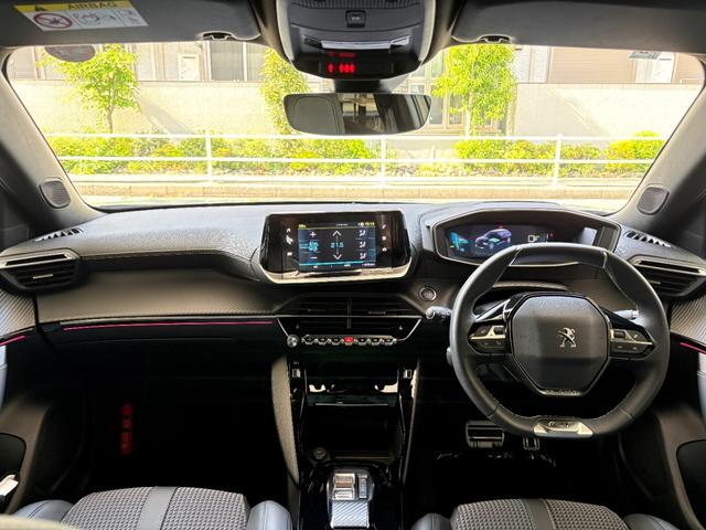 PEUGEOT E-2008 GT