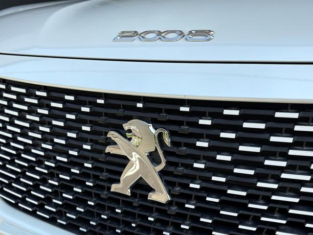 PEUGEOT E-2008 GT
