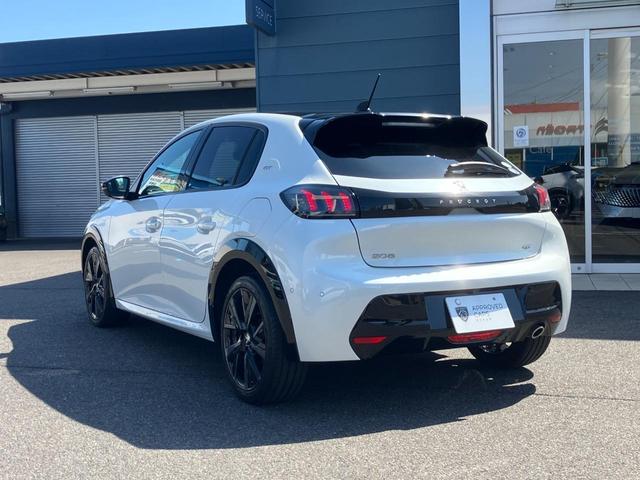 PEUGEOT 208 GT