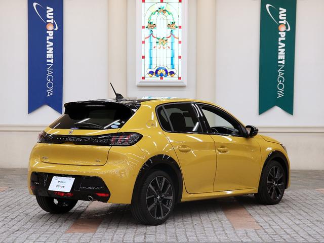 PEUGEOT 208 GT