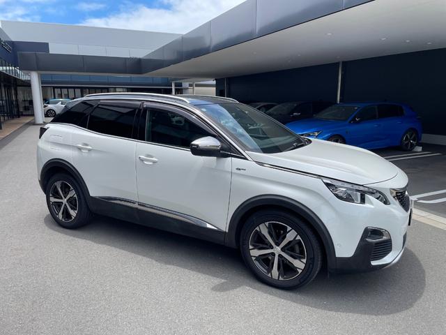 PEUGEOT 3008 GT BLUE HDI