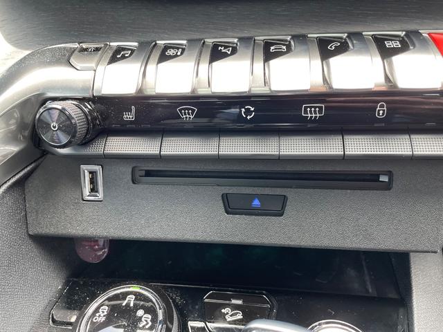 PEUGEOT 3008 GT BLUE HDI