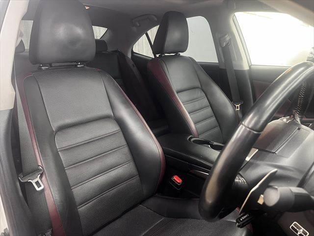 LEXUS IS IS300H VERSION L