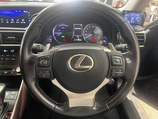 LEXUS IS IS300H VERSION L