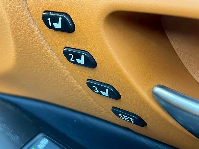 LEXUS IS IS300H VERSION L