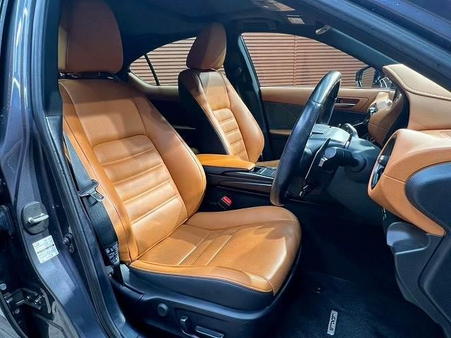LEXUS IS IS300H VERSION L