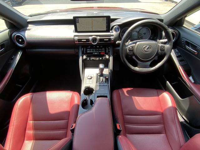 LEXUS IS IS300H VERSION L