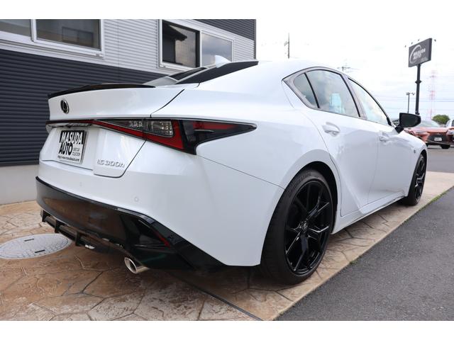 LEXUS IS IS300H F SPORT MODE BLACK IV