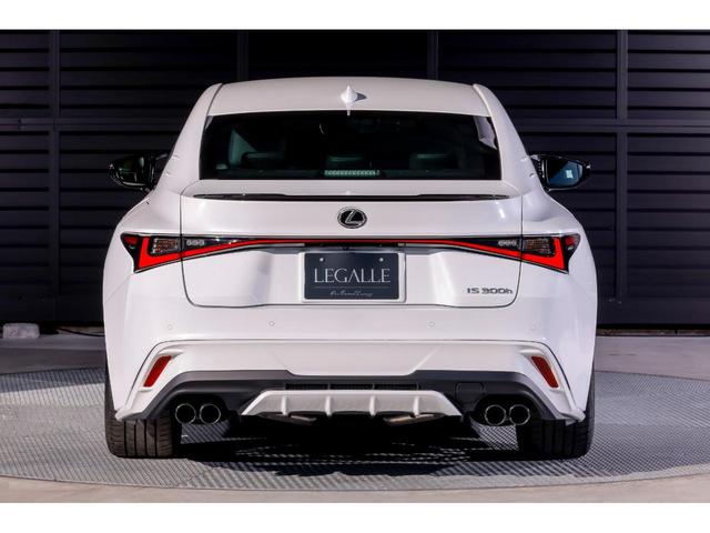 LEXUS IS IS300H F SPORT MODE BLACK III