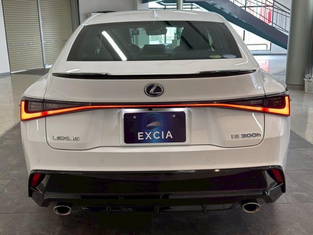 LEXUS IS IS300H F SPORT