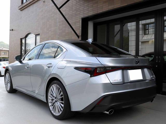 LEXUS IS IS300H VERSION L