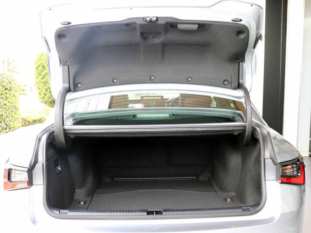 LEXUS IS IS300H VERSION L