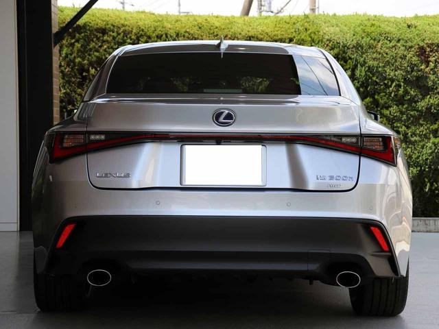 LEXUS IS IS300H VERSION L