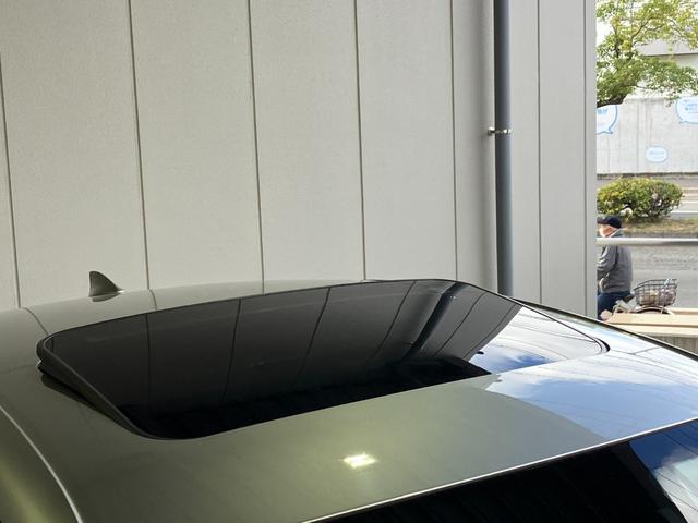 LEXUS IS IS300H BLACK SEQUENCE