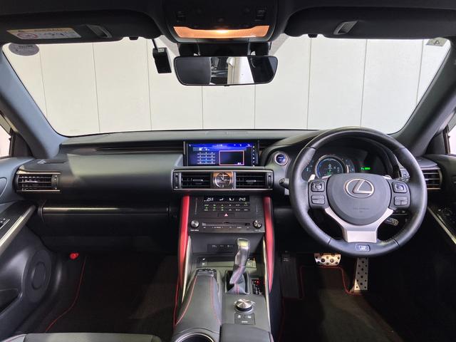 LEXUS IS IS300H BLACK SEQUENCE