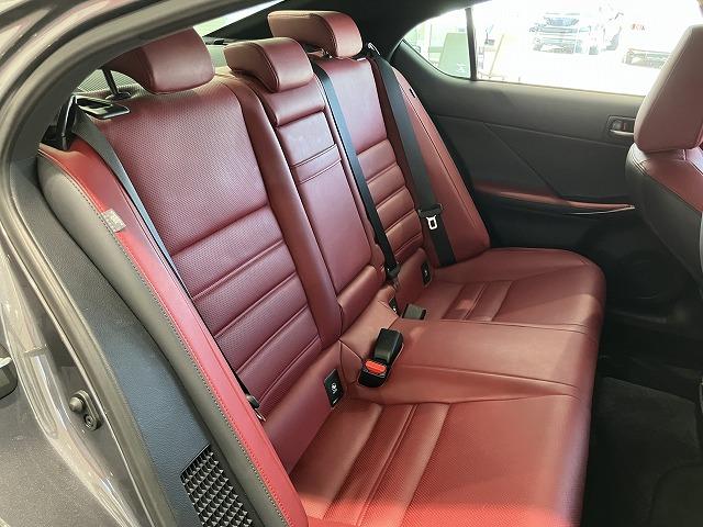 LEXUS IS IS300H VERSION L
