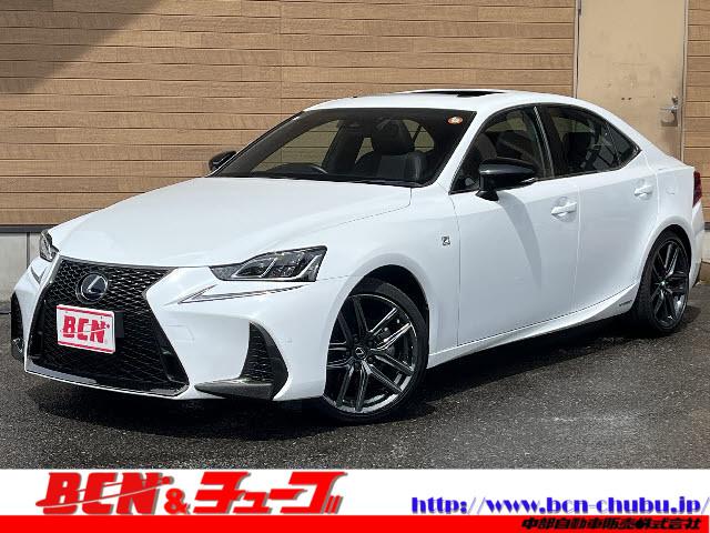 LEXUS IS IS300H BLACK SEQUENCE