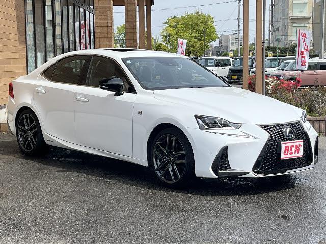 LEXUS IS IS300H BLACK SEQUENCE