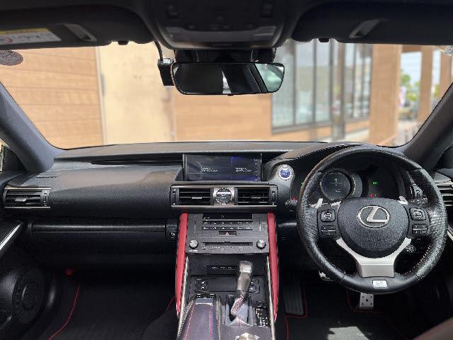 LEXUS IS IS300H BLACK SEQUENCE