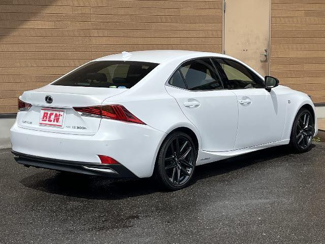 LEXUS IS IS300H BLACK SEQUENCE