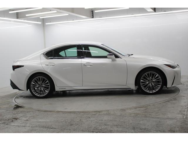 LEXUS IS IS300H VERSION L
