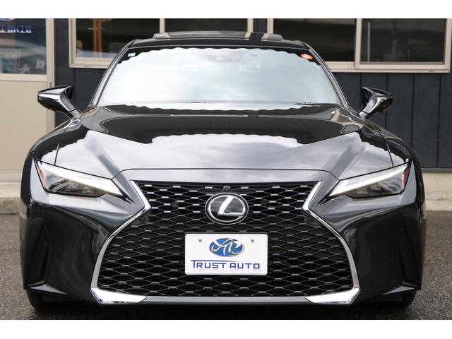 LEXUS IS IS300H VERSION L