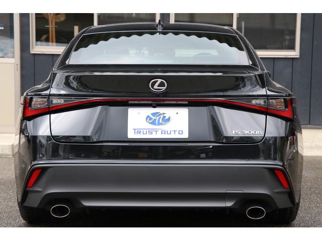 LEXUS IS IS300H VERSION L