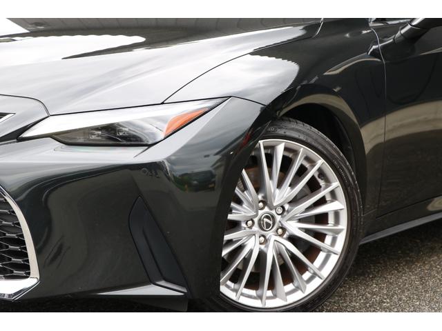 LEXUS IS IS300H VERSION L