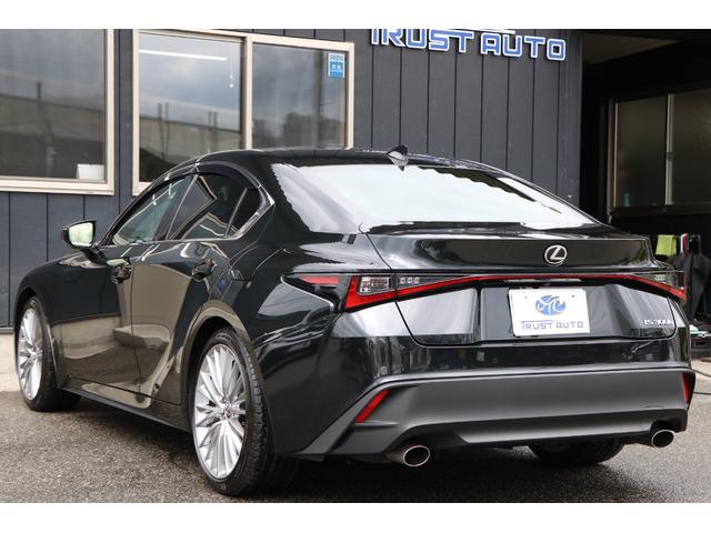 LEXUS IS IS300H VERSION L