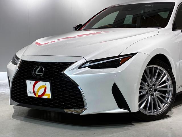 LEXUS IS IS300H VERSION L