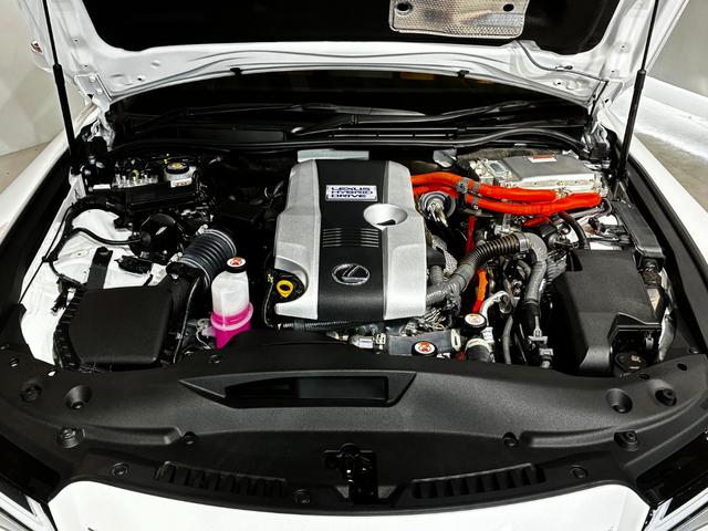 LEXUS IS IS300H VERSION L