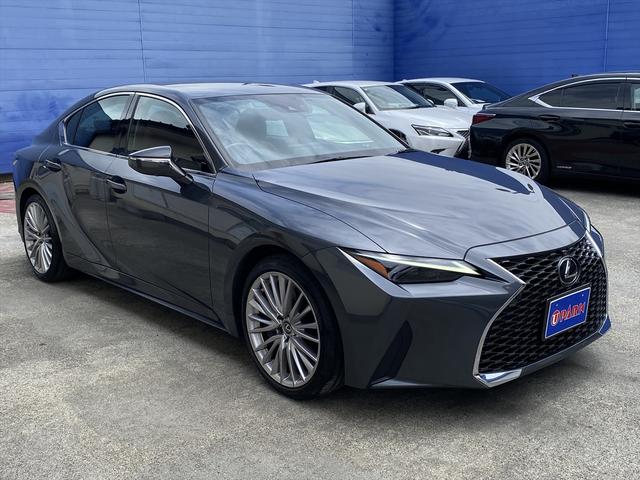 LEXUS IS IS300H VERSION L