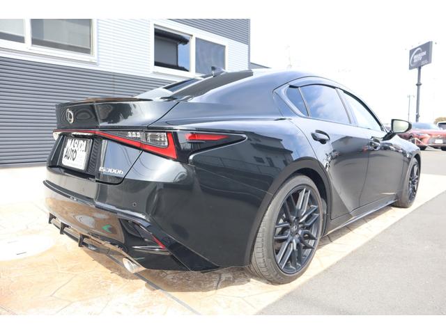 LEXUS IS IS300H F SPORT MODE BLACK III