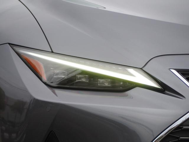 LEXUS IS IS300H VERSION L