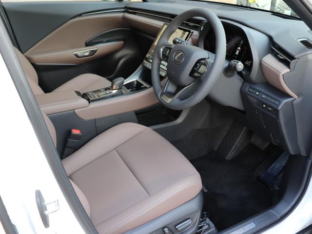 LEXUS LBX ELEGANT