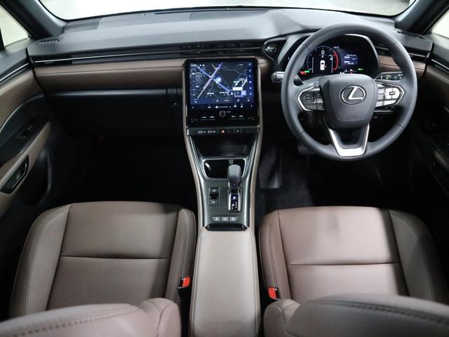 LEXUS LBX ELEGANT