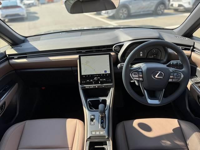 LEXUS LBX ELEGANT