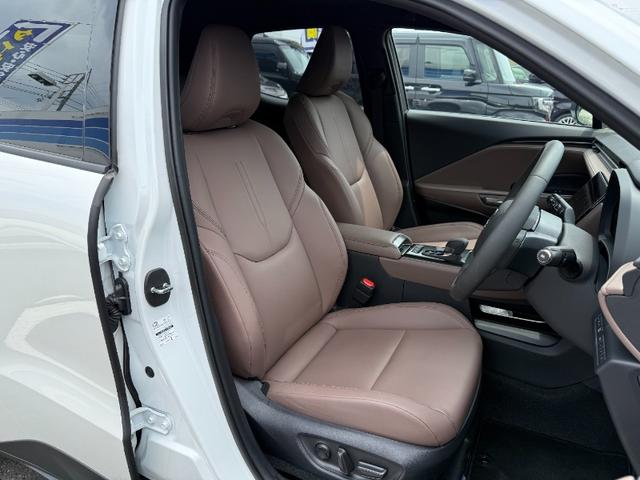LEXUS LBX ELEGANT