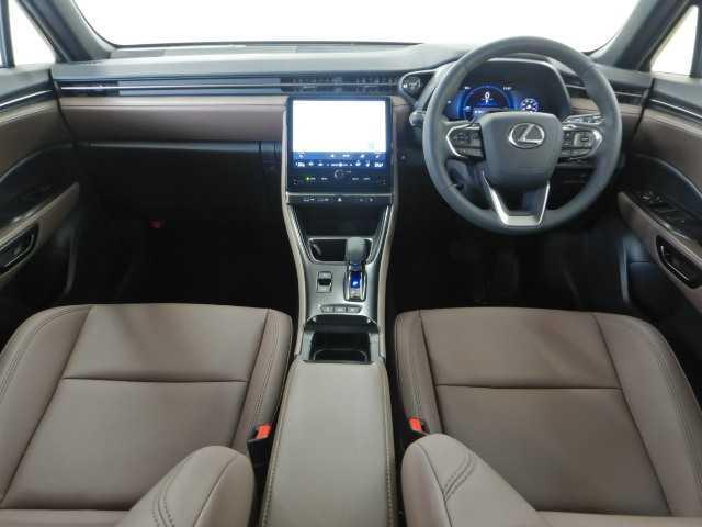 LEXUS LBX ELEGANT