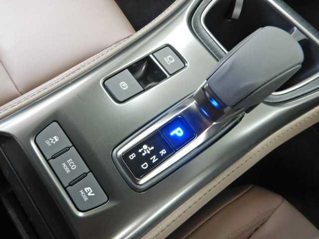LEXUS LBX ELEGANT