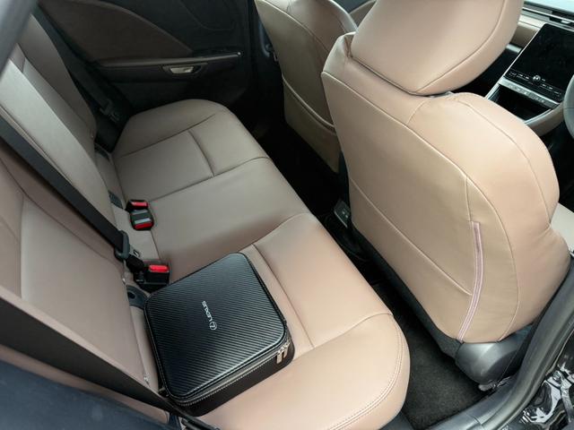 LEXUS LBX ELEGANT