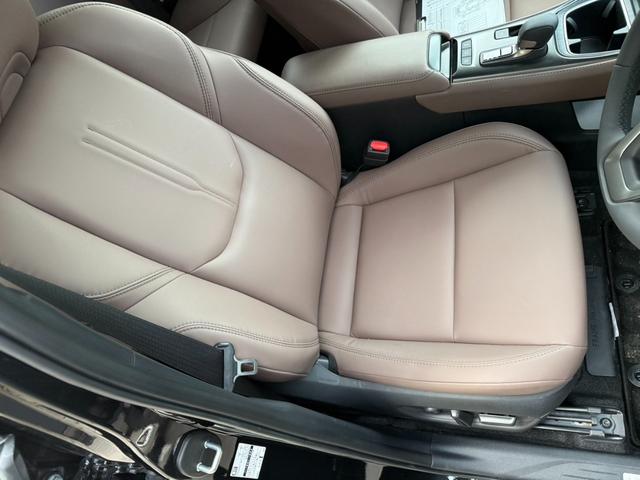 LEXUS LBX ELEGANT