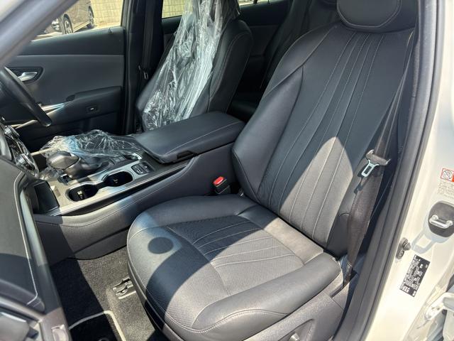 TOYOTA CROWN RS LIMITED II