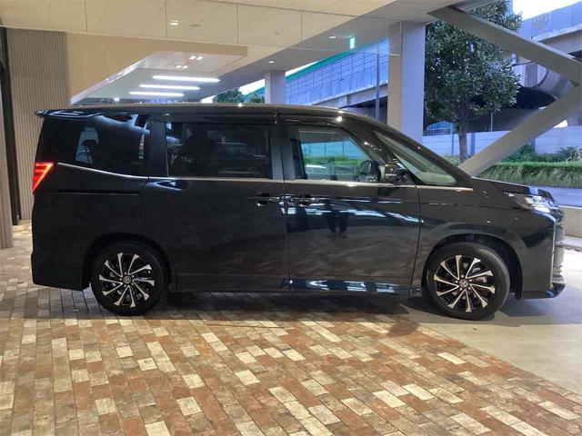 TOYOTA NOAH HYBRID S-Z