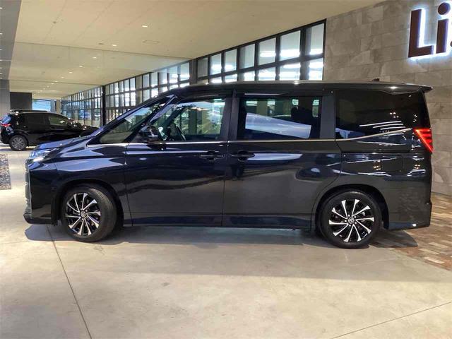 TOYOTA NOAH HYBRID S-Z