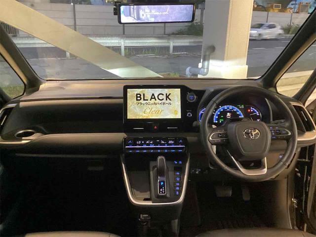 TOYOTA NOAH HYBRID S-Z