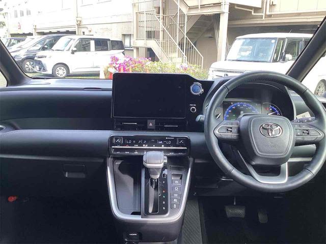 TOYOTA NOAH HYBRID S-Z
