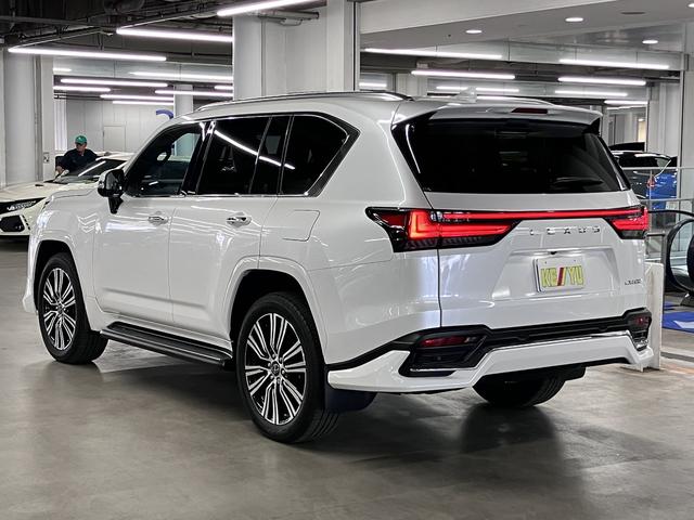 LEXUS LX LX600