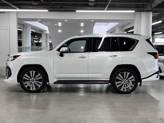 LEXUS LX LX600